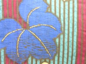 アンティーク　縞に蔦の葉模様着物